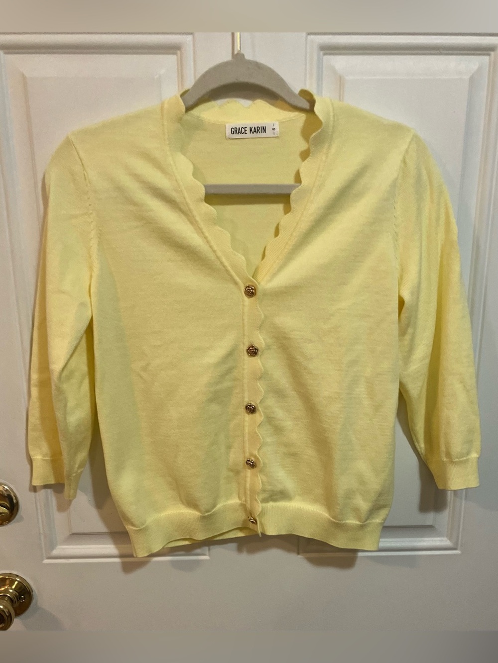 Grace Karin Buttercream Yellow Scalloped Trim Cardigan Sweater - Small